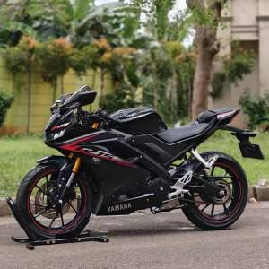 Jual bekas YAMAHA R15 V3 BLACK 2019 KM 2K PAJAK PANJANG SIAP GAS,lokasi di Gading Serpong
