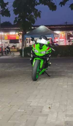 Jual bekas ZX 4rr tahun 2023,lokasi di Jati Sampurna