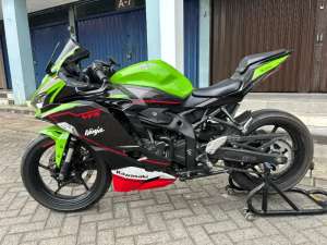 Jual bekas ZX25R 2022 QS pajak on,lokasi di Makasar
