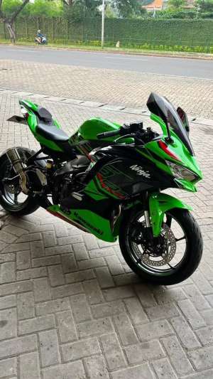 Jual bekas ZX25RR ZX25 RR Ninja 250 ABS QS KASTA TERTINGGI,lokasi di Pesanggrahan