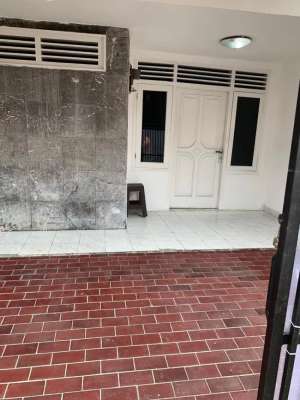 1898. Dijual Rumah Jl Swadaya , Cempedak Jatinegara Jkt Timur lokasi di Warungpring, tersedia melalui melalui situs Olx