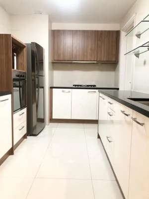 2 BR APARTMENT SOMERSET BERLIAN PERMATA HIJAU JAKARTA SELATAN-ASCOTT lokasi di Kebayoran Lama, tersedia melalui melalui situs Olx