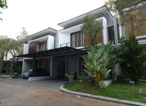 2 Lantai, Rumah Baru, 5 Menit Tol Bandara YIA lokasi di ",
          price: `3235500000`,
          currency: `IDR`
    };


    let pageData = {
        viewPhoneModalField: , tersedia melalui melalui situs Lamudi