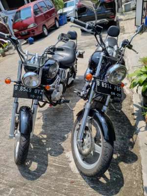 Jual bekas 2 Unit.Motor Honda Phantom full original,lokasi di Penjaringan