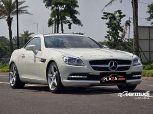 Jual bekas 2012 Mercedes-Benz SLK200 1.8 CGI Convertible mobil mewah harga terbaik Dp 5jt saja NO PR km low,lokasi di DKI Jakarta