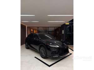 Jual bekas 2024 Lexus RX 500H 2.4 F Sport SUV Odo 13 Rbuan TEMRURAH,lokasi di DKI Jakarta