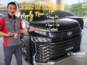 Jual bekas 2025 Toyota Voxy 2,0 Premium Color MPV Warna Hitam Terbaru,lokasi di Jawa Barat