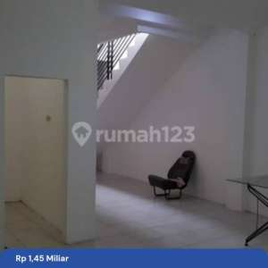 234. Dijual Rumah Kemayoran Senen Garuda Bungur Hitung Tanah dibawah NJOP Luas ROW Mobil , tersedia melalui melalui situs Rumah123