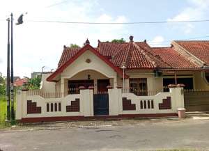 4 Kamar Tidur, 3 Kamar Mandi Hanya 900 Jt-an, Dekat UKRIM lokasi di ",
          price: `975000000`,
          currency: `IDR`
    };


    let pageData = {
        viewPhoneModalField: , tersedia melalui melalui situs Lamudi