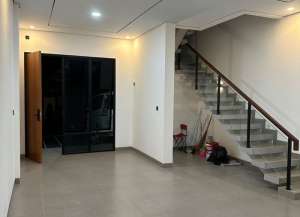 451. Dijual Rumah 2 Lantai dalam komplek Palapa Pasar Minggu Jakarta Selatan Siap Huni Bebas Banjir lokasi di ",
          price: `2200000000`,
          currency: `IDR`
    };


    let pageData = {
        viewPhoneModalField: , tersedia melalui melalui situs Lamudi