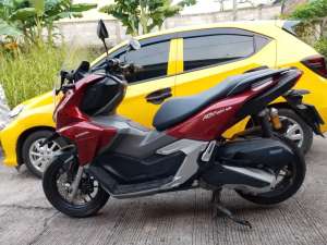 Jual bekas ADV 160 CBS 2023 Merah maroon,lokasi di Mustika Jaya