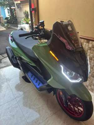 Jual bekas All new honda forza facelift full modifikasi,lokasi di Setu