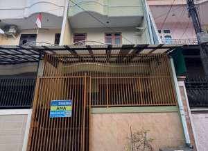 ANA DISEWAKAN RUMAH BAGUS UK 4.7X13M DI JELAMBAR lokasi di grogol-petamburan, tersedia melalui melalui situs Lamudi