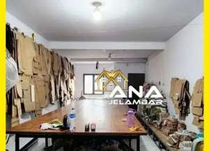 Ana Rumah Plong 3.25lt Luas 4x15m Hadap Timur Jelambar lokasi di grogol-petamburan, tersedia melalui melalui situs Lamudi