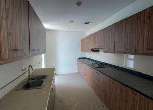 Apartemen Adhiwangsa Lenmarc Golf View dekat Pakuwon Mall lokasi di dukuh-pakis, tersedia melalui melalui situs Lamudi