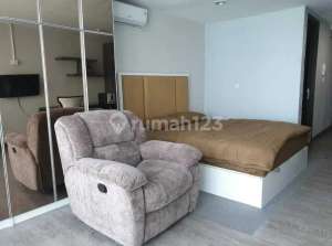 Apartemen Studio Full furnished pemandangan Gunung lokasi di Mampang Prapatan, tersedia melalui melalui situs Olx