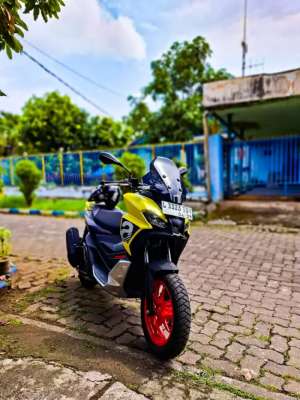 Jual bekas APRILIA SR GT PMK 2024 KM 1RB LIKE NEW,lokasi di Blimbing