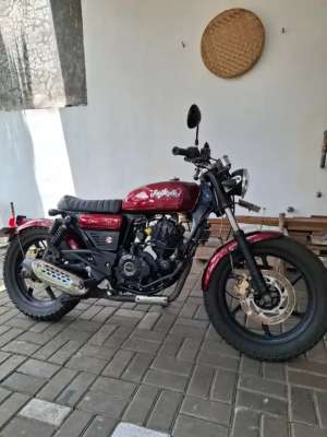 Jual bekas Bajaj pulsar 220 modif ganteng,lokasi di Sukun