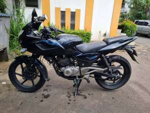 Jual bekas Bajaj Pulsar 220F NEGO Sampai Jadi,lokasi di Pondok Gede