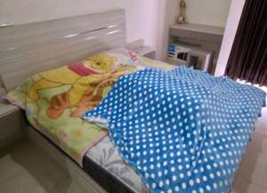 Bale Hinggil Apartemen - Merr lokasi di keputih, tersedia melalui melalui situs Lamudi