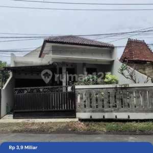 Bangunan Rumah Bagus Siap Pakai 2 Muka, Lokasi Di Jl. Raya Mangunharjo, Kec Tembalang, Semarang. , tersedia melalui melalui situs Rumah123