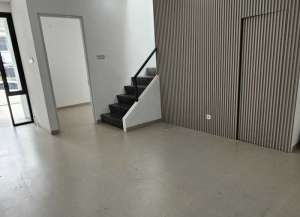 Baruk Utara Rungkut MERR lokasi di ",
          price: `1650000000`,
          currency: `IDR`
    };


    let pageData = {
        viewPhoneModalField: , tersedia melalui melalui situs Lamudi