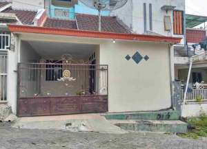 BAYAR BULANAN KONTRAKAN 5 KAMAR DEKAT KAMPUS UMM UIN lokasi di ",
          price: `2500000`,
          currency: `IDR`
    };


    let pageData = {
        viewPhoneModalField: , tersedia melalui melalui situs Lamudi