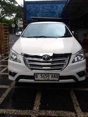 Jual bekas Bismillah numpang jual T. Kijang innova solar. Th. 2013.G.manual pth.,lokasi di 