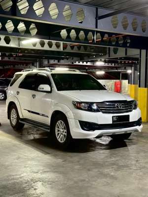 Jual bekas BONUS 25jt FORTUNER TRD MATIC DIESEL 2012 2011 TURBO,lokasi di 