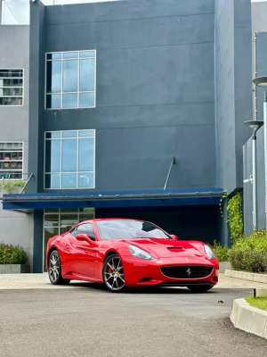 Jual bekas CASH LIKE NEW Ferrari California Hs30 2013 Odo 4K,lokasi di 