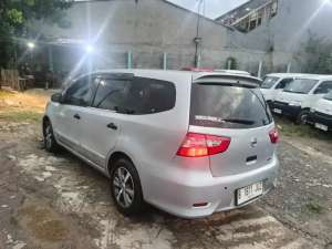 Jual bekas Cash Nissan grand livina sv faclite manual 1500cc 2017 gres 2018,lokasi di 