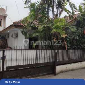 Cepat, Rumah Luas Siap Huni Strategis Akses 2 Mobil Di Kramat Jati, Jaktim , tersedia melalui melalui situs Rumah123