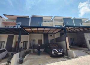 Cluster dekat Citragrand, alamanda, bukit elang tembalang lokasi di ",
          price: `725000000`,
          currency: `IDR`
    };


    let pageData = {
        viewPhoneModalField: , tersedia melalui melalui situs Lamudi