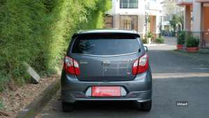 Jual bekas DAIHATSU AYLA X 1.0 ELEGANT MT 2014 ABU,lokasi di Jawa Barat