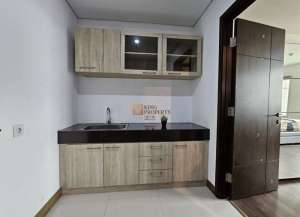 Dekat Mall Puri IndahMuseum Macan Dijual 1BR Furnished Bagus AKR Gallery West Dengan Fasilitas Rooftop Sky Pool, Gym, Pool Kids lokasi di kebon-jeruk, tersedia melalui melalui situs Lamudi