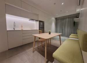 Dekat MNCTV dan RCTI, Akses Tol Kebon Jeruk, Dijual 2BR jadi 1BR Apartemen Gallery West Residence Furnished Minimalis Siap Huni. lokasi di kebon-jeruk, tersedia melalui melalui situs Lamudi
