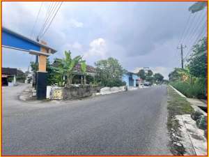 Dekat Pamella 7 Kalasan, Tanah Tepi Aspal Sambiroto Purwomartani lokasi di Mergangsan, tersedia melalui melalui situs Olx