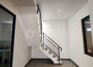 Desain Up To Date Rumah Nyaman Siap Huni Di Kawasan Taman Rahayu, Bandung lokasi di ",
          price: `1350000000`,
          currency: `IDR`
    };


    let pageData = {
        viewPhoneModalField: , tersedia melalui melalui situs Lamudi