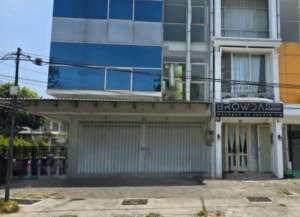 Dharmahusada Indah 1 lokasi di ",
          price: `150000000`,
          currency: `IDR`
    };


    let pageData = {
        viewPhoneModalField: , tersedia melalui melalui situs Lamudi