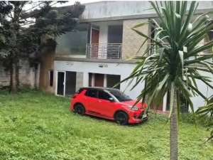 Di jual cepat villa di Jogjogan, Cisarua kab. Bogor. Dekat dgn taman wisata curug cilember, NEGO lokasi di Cisarua, tersedia melalui melalui situs Olx