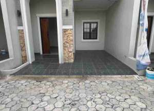 Di Jual Rumah 2 Lantai Mandor samin Cilodong Depok lokasi di ",
          price: `1250000000`,
          currency: `IDR`
    };


    let pageData = {
        viewPhoneModalField: , tersedia melalui melalui situs Lamudi