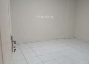 Di Jual Rumah Di Jl Metland Deket Stasiun Cibitung Bekasi lokasi di ",
          price: `780000000`,
          currency: `IDR`
    };


    let pageData = {
        viewPhoneModalField: , tersedia melalui melalui situs Lamudi