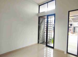 Di Jual Rumah Java Residence New Camar Di Krian Sidoarjo lokasi di ",
          price: `515000000`,
          currency: `IDR`
    };


    let pageData = {
        viewPhoneModalField: , tersedia melalui melalui situs Lamudi