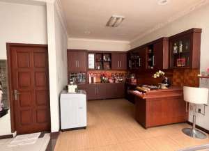 DI JUAL RUMAH LUX Di Komplek Taman Putri Hijau Medan lokasi di ",
          price: `4900000000`,
          currency: `IDR`
    };


    let pageData = {
        viewPhoneModalField: , tersedia melalui melalui situs Lamudi