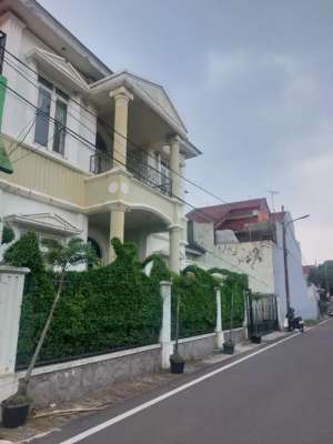 Di Jual Rumah Mewah Full Furnished Di Kav DKI Cipayung Jakara Timur lokasi di Cipayung, tersedia melalui melalui situs Olx