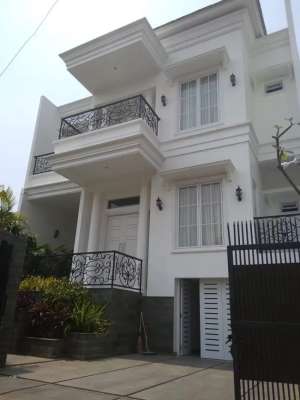 Di jual Rumah mewah panglima polim kebayoran Baru Jakarta selatan lokasi di Kebayoran Baru, tersedia melalui melalui situs Olx