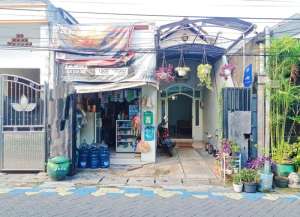 Di Jual Rumah Toko Simo Rejosari B Surabaya Dekat Kemana Mana lokasi di ",
          price: `800000000`,
          currency: `IDR`
    };


    let pageData = {
        viewPhoneModalField: , tersedia melalui melalui situs Lamudi