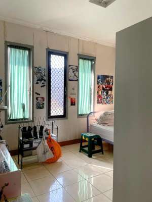 Di Jual Rumah Usaha 2 Lantai SHM Bagus Siap Huni di Gandaria Utara lokasi di Kebayoran Baru, tersedia melalui melalui situs Olx