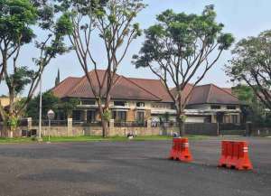 dijual aset lelang bagus startegis murah KOTA BARU PARAHYANGAN lokasi di ",
          price: `9900000000`,
          currency: `IDR`
    };


    let pageData = {
        viewPhoneModalField: , tersedia melalui melalui situs Lamudi