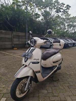 Jual bekas DIJUAL BENNELI KEEWAY SHINY 150CC,lokasi di Gading Serpong